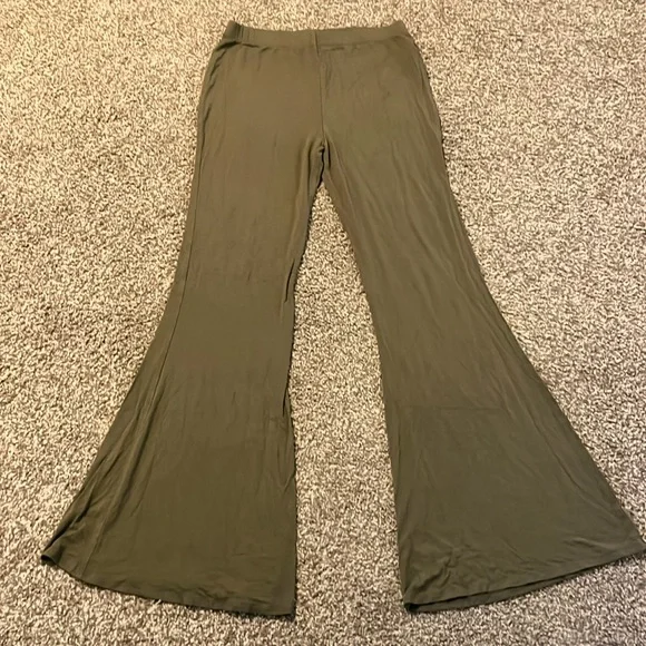 Forever21 green pants - Picture 1 of 6